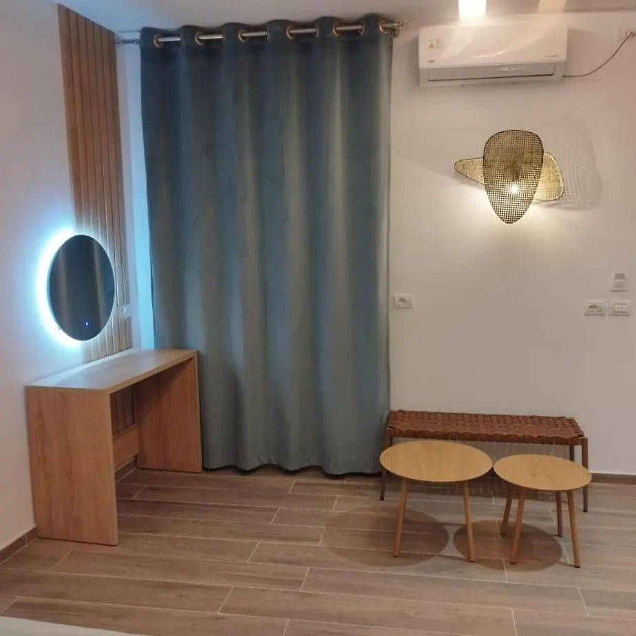 Sunset Boulevard Rooms Κηπαρό
